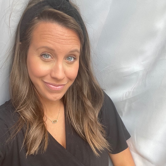 Meet your Posher, Hannah - Picture 1 of 1